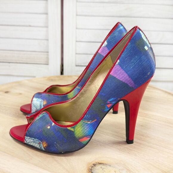 Carlos by Carlos Santana Pounce Graffiti Print Peep Toe Pumps Red Multi 6 - Picture 3 of 11